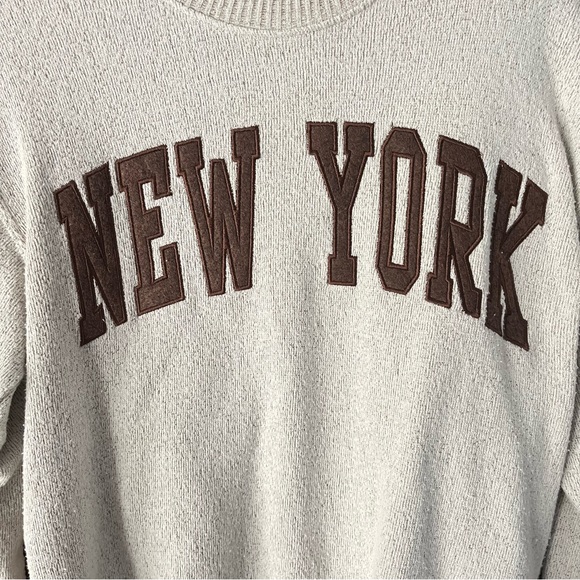 New York Popular Sweaters - New York Graphic Women's Sweater - Cream